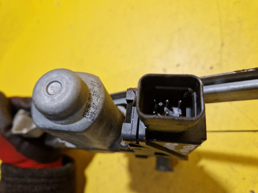 LEVÁ ZADNÍ STAHOVAČKA OKNA S MOTORKEM 93389553 OPEL MERIVA A - 18499 LEVÁ ZADNÍ STAHOVAČKA OKNA S MOTORKEM 93389553 OPEL MERIVA A - 18499