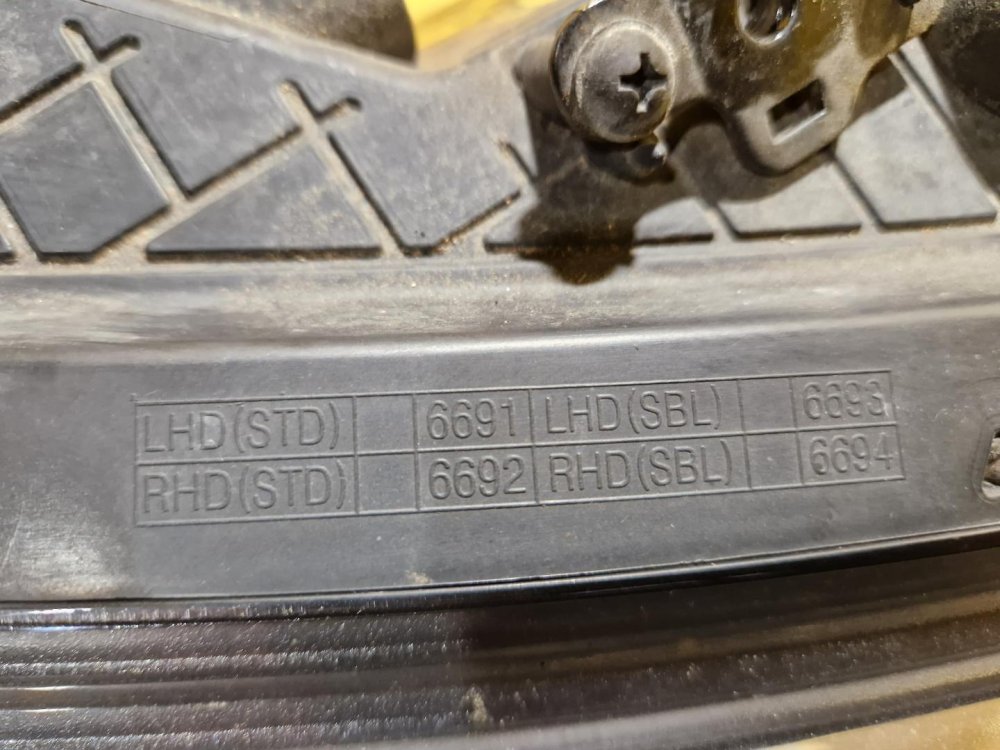 LEVÉ PŘEDNÍ SVĚTLO HYUNDAI I30 II ( GD ) - 20371 LEVÉ PŘEDNÍ SVĚTLO HYUNDAI I30 II ( GD ) - 20371