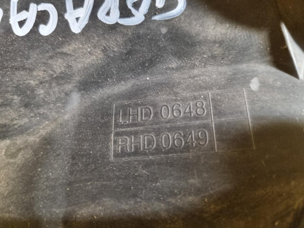 LEVÉ PŘEDNÍ SVĚTLO HYUNDAI TERRACAN (HP) - 18463