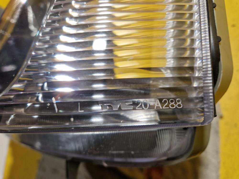 LEVÉ PŘEDNÍ SVĚTLO OPEL AGILA A / SUZUKI WAGON R+ - 20552 LEVÉ PŘEDNÍ SVĚTLO OPEL AGILA A / SUZUKI WAGON R+ - 20552