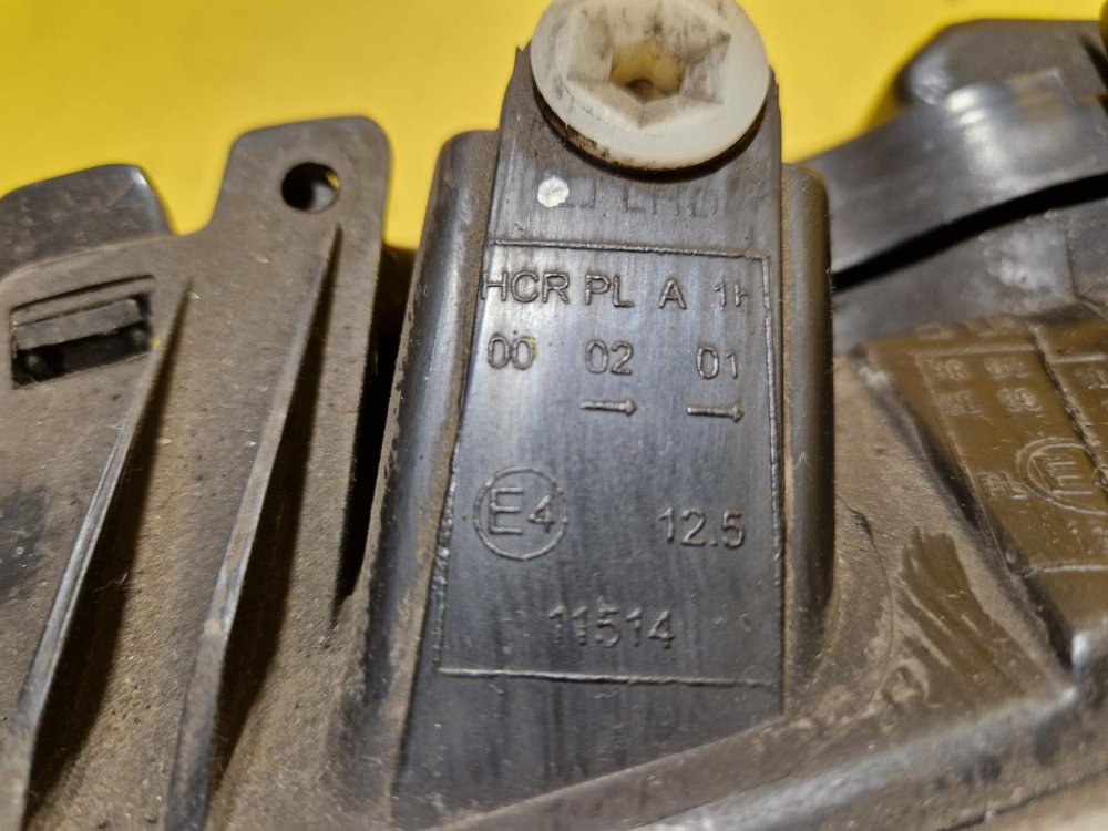 LEVÉ PŘEDNÍ SVĚTLO ŠKODA FABIA I - 20272 LEVÉ PŘEDNÍ SVĚTLO ŠKODA FABIA I - 20272