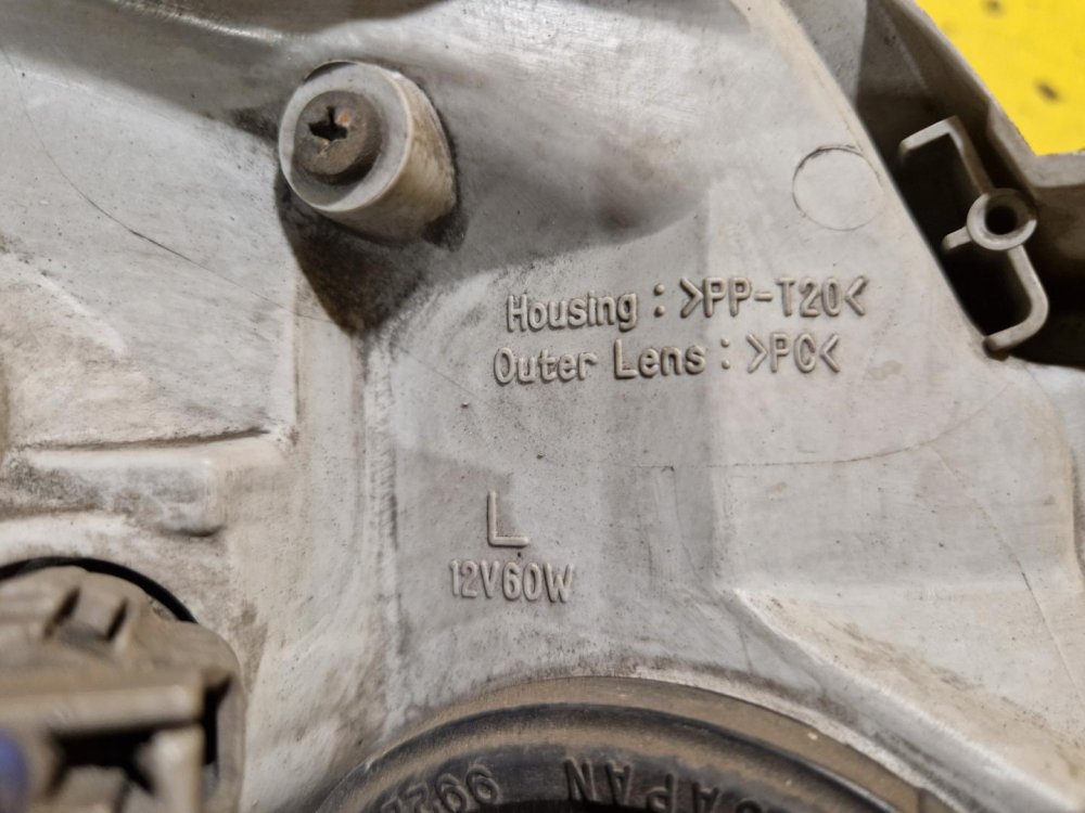 LEVÉ PŘEDNÍ SVĚTLO TOYOTA COROLLA VERSO (_E12_) - 20043 LEVÉ PŘEDNÍ SVĚTLO TOYOTA COROLLA VERSO (_E12_) - 20043