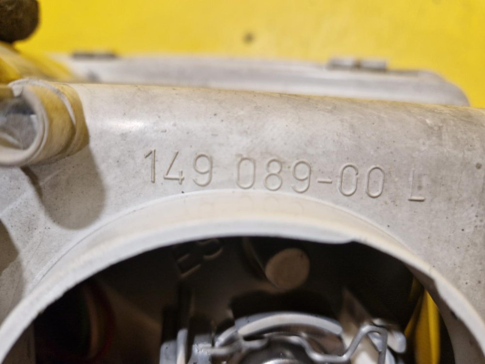 LEVÉ PŘEDNÍ SVĚTLO VOLVO V40 I, S40 I - 20104 LEVÉ PŘEDNÍ SVĚTLO VOLVO V40 I, S40 I - 20104