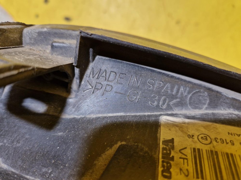 LEVÉ PŘEDNÍ SVĚTLO VW GOLF IV , S MLHOVKOU - 20548 LEVÉ PŘEDNÍ SVĚTLO VW GOLF IV , S MLHOVKOU - 20548