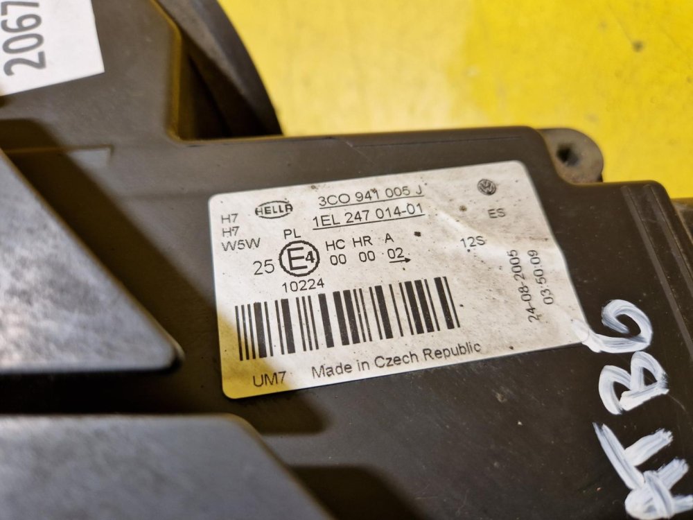 LEVÉ PŘEDNÍ SVĚTLO VW PASSAT B6 S ČOČKOU - 20671 LEVÉ PŘEDNÍ SVĚTLO VW PASSAT B6 S ČOČKOU - 20671