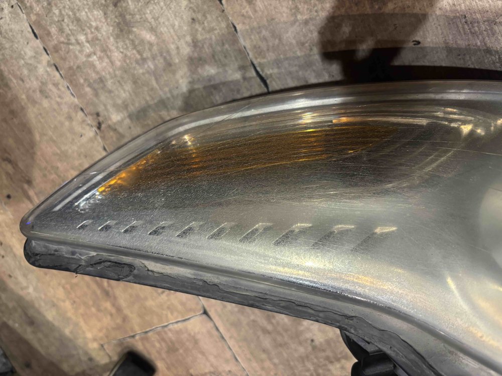 LEVÉ PŘEDNÍ SVĚTLO XENON FORD MONDEO MK4 IV (BA7) - 18725 LEVÉ PŘEDNÍ SVĚTLO XENON FORD MONDEO MK4 IV (BA7) - 18725