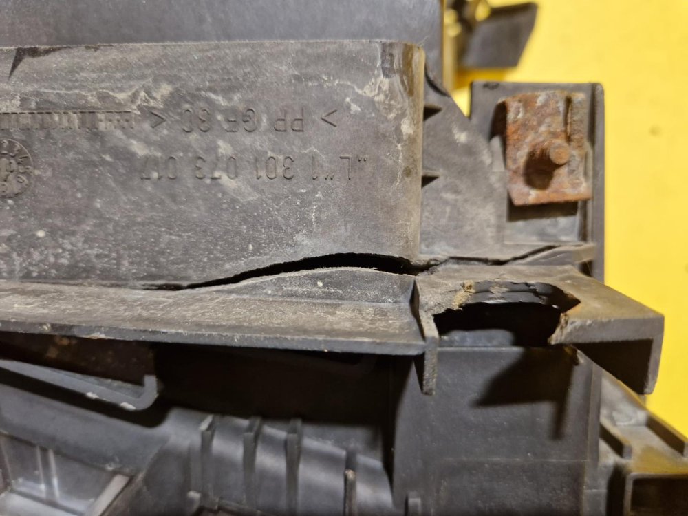 LEVÉ PŘEDNÍ XENON SVĚTLO BMW 3, E46 - 18722 LEVÉ PŘEDNÍ XENON SVĚTLO BMW 3, E46 - 18722