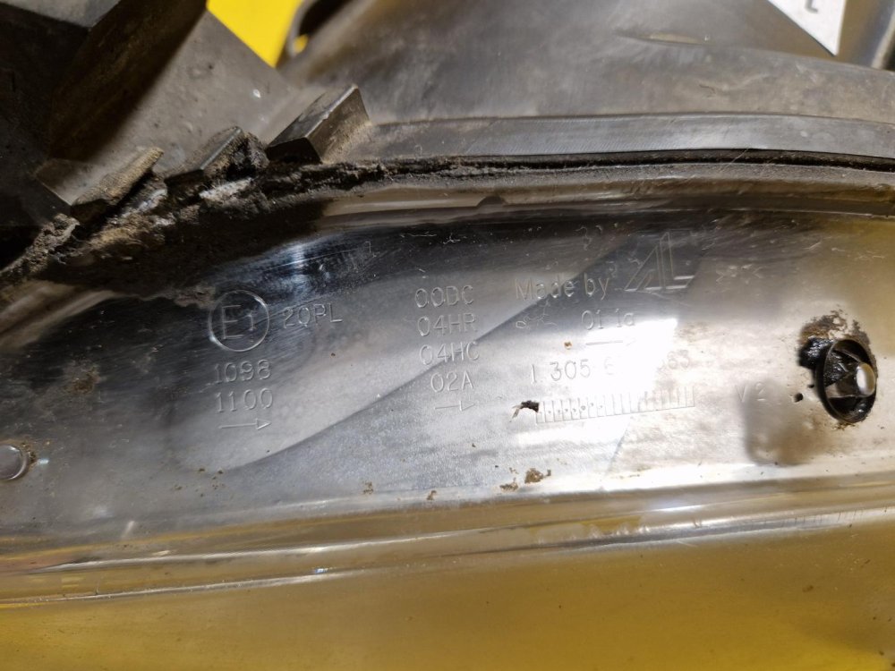 LEVÉ PŘEDNÍ XENON SVĚTLO FORD MONDEO III MK3 ( 3 ) - 19895