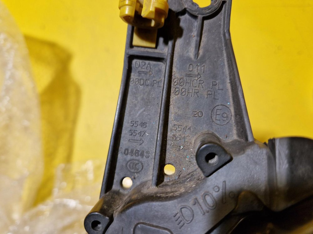 LEVÉ PŘEDNÍ SVĚTLO XENON OPEL VECTRA C / SIGNUM , FACELIFT, ČERNÉ - 20670 LEVÉ PŘEDNÍ SVĚTLO XENON OPEL VECTRA C / SIGNUM , FACELIFT, ČERNÉ - 20670