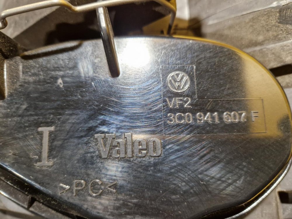 LEVÉ PŘEDNÍ XENONOVÉ SVĚTLO VW PASSAT B6 (3C2) - 20469 LEVÉ PŘEDNÍ XENONOVÉ SVĚTLO VW PASSAT B6 (3C2) - 20469