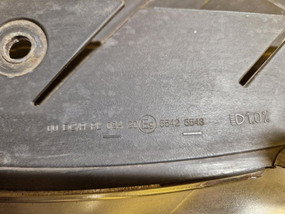 LEVÉ PŘEDNÍ XENONOVÉ SVĚTLO VW PASSAT B6 (3C2) - 20469 LEVÉ PŘEDNÍ XENONOVÉ SVĚTLO VW PASSAT B6 (3C2) - 20469