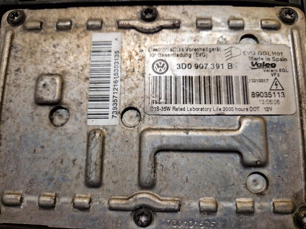 LEVÉ PŘEDNÍ XENONOVÉ SVĚTLO VW PASSAT B6 (3C2) - 20469 LEVÉ PŘEDNÍ XENONOVÉ SVĚTLO VW PASSAT B6 (3C2) - 20469