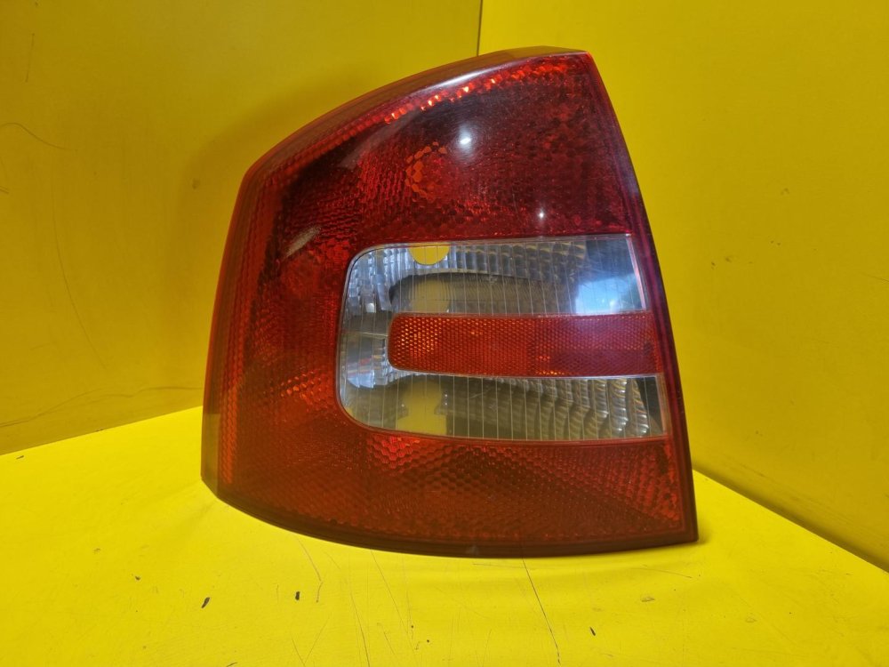 LEVÉ ZADNÍ SVĚTLO ŠKODA OCTAVIA II , SEDAN - 18465