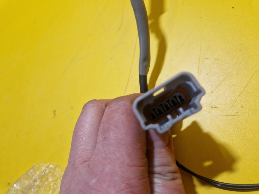 LEVÉ ZRCÁTKO NISSAN PICK UP (D22), CHROMOVANÉ, ELEKTRICKÉ - 18402 LEVÉ ZRCÁTKO NISSAN PICK UP (D22), CHROMOVANÉ, ELEKTRICKÉ - 18402