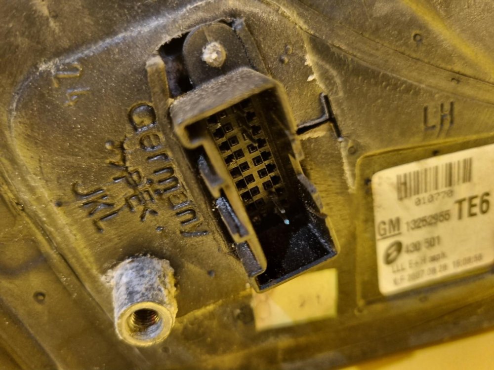 LEVÉ ZRCÁTKO OPEL ASTRA H , BÍLÉ, ELEKTRICKÉ - 16977