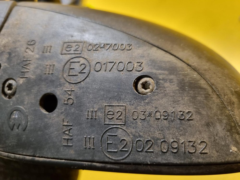 LEVÉ ZRCÁTKO PEUGEOT 206 , ČERVENÉ , MANUÁLNÍ - 16627