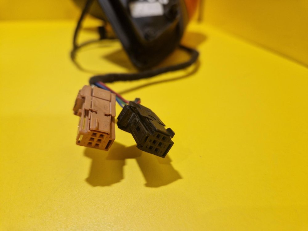 LEVÉ ZRCÁTKO PEUGEOT 308 I / 207 ČERVENÉ, ELEKTRICKY SKLOPNÉ - 16400