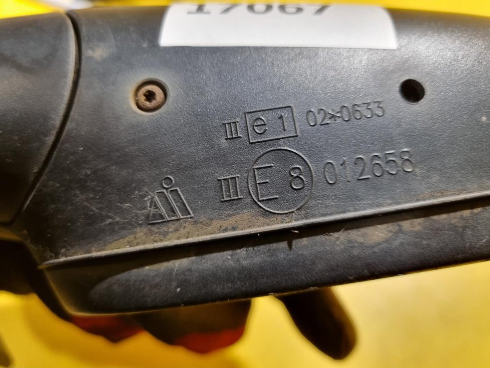 LEVÉ ZRCÁTKO ŠKODA FABIA I , ČERNÉ NELAKOVANÉ, DLOUHÉ , MANUÁLNÍ - 17067 LEVÉ ZRCÁTKO ŠKODA FABIA I , ČERNÉ NELAKOVANÉ, DLOUHÉ , MANUÁLNÍ - 17067