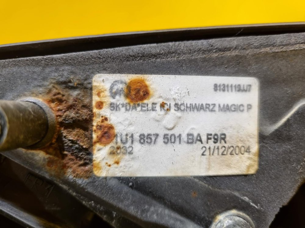 LEVÉ ZRCÁTKO ŠKODA OCTAVIA I , ČERNÉ, DLOUHÉ , ELEKTRICKÉ - 17068