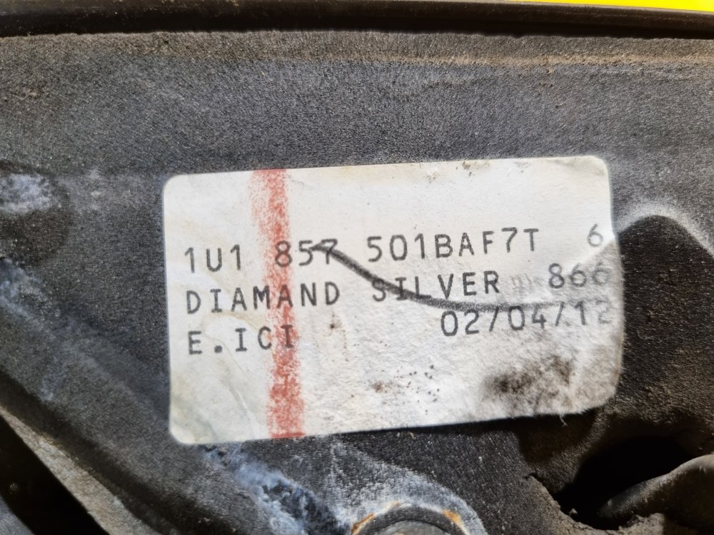 LEVÉ ZRCÁTKO ŠKODA OCTAVIA I , STŘÍBRNÉ, DLOUHÉ , ELEKTRICKÉ - 18015