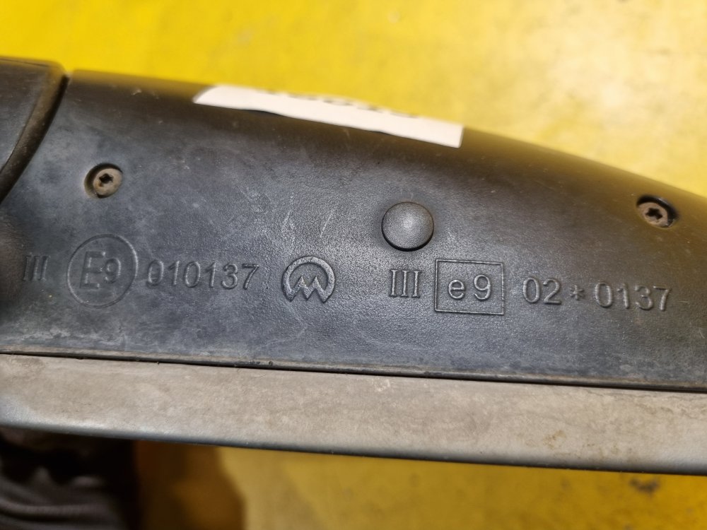 LEVÉ ZRCÁTKO ŠKODA OCTAVIA I , STŘÍBRNÉ, DLOUHÉ , ELEKTRICKÉ - 18015