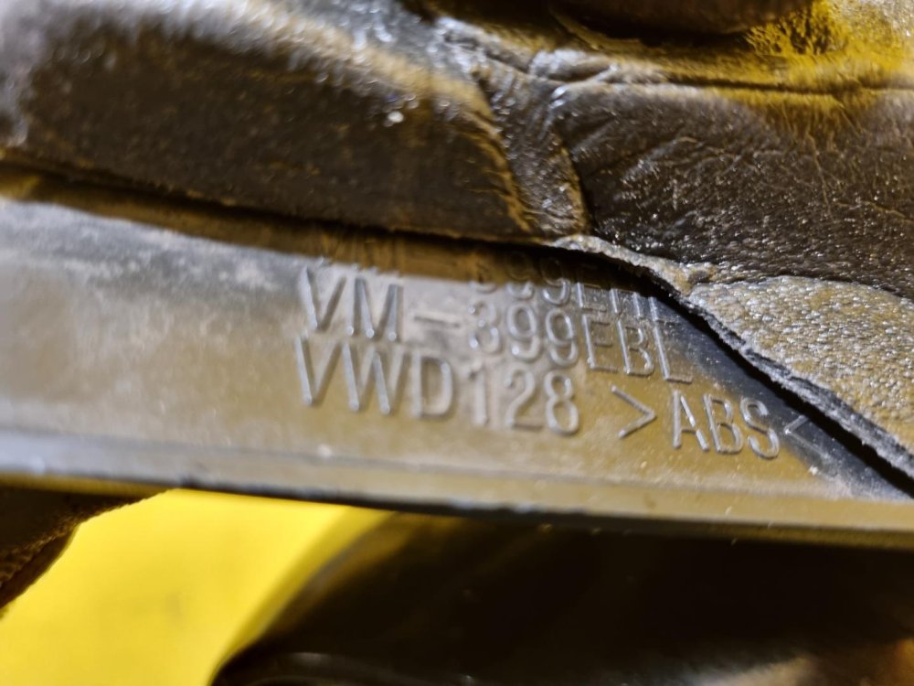 LEVÉ ZRCÁTKO VW PASSAT B6 (3C2), ČERNÉ, ELEKTRICKÉ - 16734 LEVÉ ZRCÁTKO VW PASSAT B6 (3C2), ČERNÉ, ELEKTRICKÉ - 16734