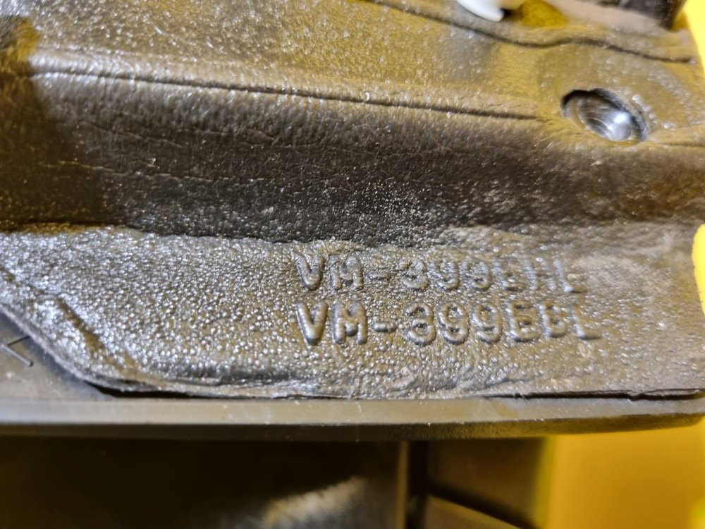 LEVÉ ZRCÁTKO VW PASSAT B6 (3C2), ČERNÉ, ELEKTRICKÉ - 16734 LEVÉ ZRCÁTKO VW PASSAT B6 (3C2), ČERNÉ, ELEKTRICKÉ - 16734