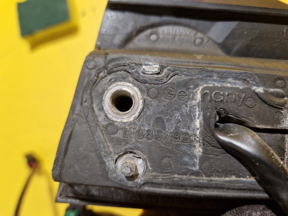 LEVÉ ZRCÁTKO VW TOURAN I (1T1, 1T2), MODRÉ, ELEKTRICKÉ - 19509 LEVÉ ZRCÁTKO VW TOURAN I (1T1, 1T2), MODRÉ, ELEKTRICKÉ - 19509