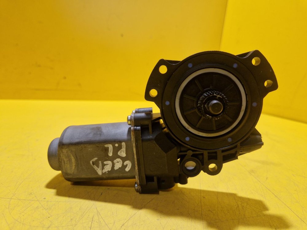 LEVÝ PŘEDNÍ MOTOREK STAHOVAČKY OKNA - 402057 D - KIA CEED I - 19493 LEVÝ PŘEDNÍ MOTOREK STAHOVAČKY OKNA - 402057 D - KIA CEED I - 19493