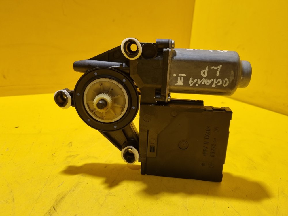 LEVÝ PŘEDNÍ MOTOREK STAHOVAČKY OKNA 1T0959701B S JEDNOTKOU 1K0959793G - ŠKODA OCTAVIA II / VW TOURAN I, PASSAT B6, GOLF V.../ SEAT ALTEA, TOLEDO... - 17609 LEVÝ PŘEDNÍ MOTOREK STAHOVAČKY OKNA 1T0959701B S JEDNOTKOU 1K0959793G - ŠKODA OCTAVIA II / VW TOURAN I, PASSAT B6, GOLF V.../ SEAT ALTEA, TOLEDO... - 17609