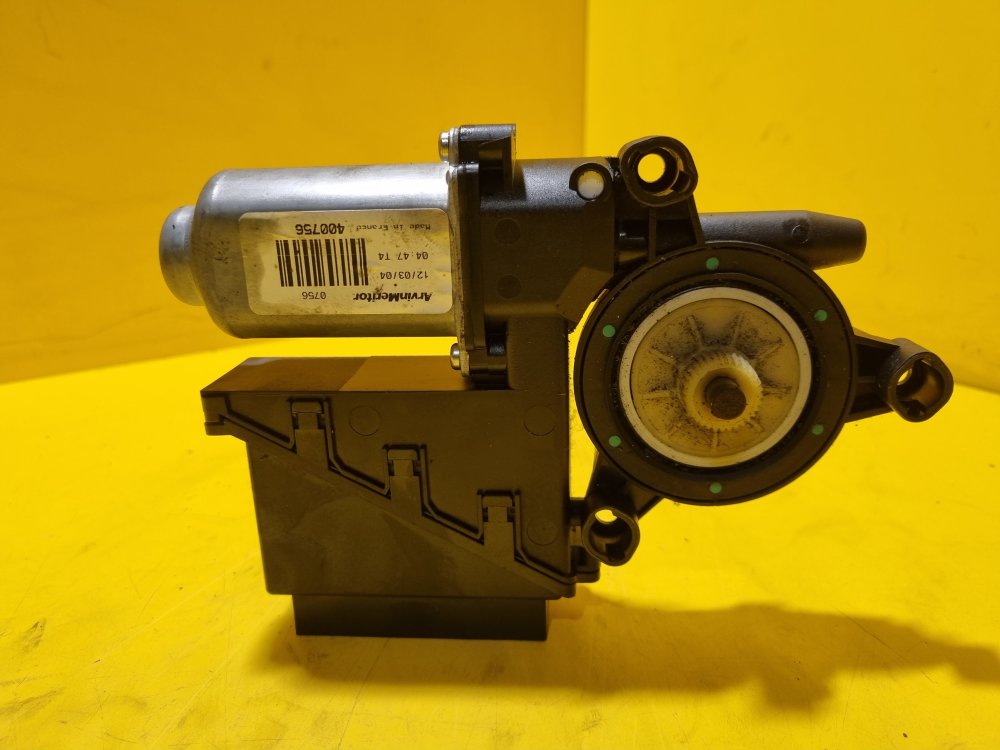 LEVÝ PŘEDNÍ MOTOREK STAHOVAČKY OKNA 6Q1959801A - ŠKODA FABIA I, FABIA II, ROOMSTER / VW POLO IV / SEAT IBIZA III, CORDOBA II - 17612