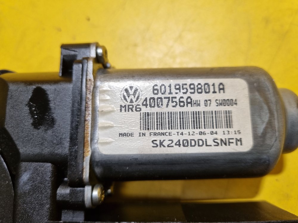 LEVÝ PŘEDNÍ MOTOREK STAHOVAČKY OKNA 6Q1959801A - ŠKODA FABIA I, FABIA II, ROOMSTER / VW POLO IV / SEAT IBIZA III, CORDOBA II - 17658 LEVÝ PŘEDNÍ MOTOREK STAHOVAČKY OKNA 6Q1959801A - ŠKODA FABIA I, FABIA II, ROOMSTER / VW POLO IV / SEAT IBIZA III, CORDOBA II - 17658