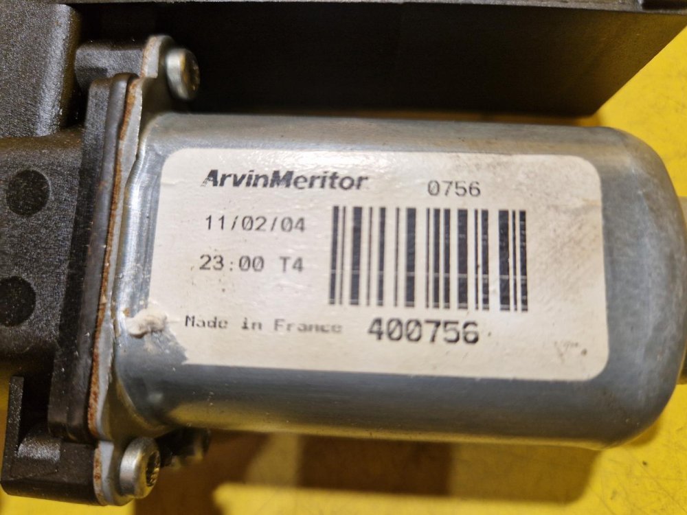 LEVÝ PŘEDNÍ MOTOREK STAHOVAČKY OKNA 6Q1959801A - ŠKODA FABIA I, FABIA II, ROOMSTER / VW POLO IV / SEAT IBIZA III, CORDOBA II - 18346