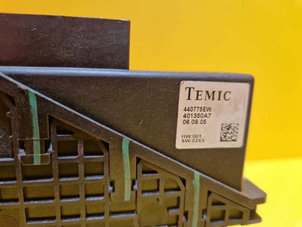 LEVÝ PŘEDNÍ MOTOREK STAHOVAČKY OKNA 6Y1959801 - ŠKODA FABIA I, FABIA II, ROOMSTER / VW POLO IV / SEAT IBIZA III, CORDOBA II - 15937