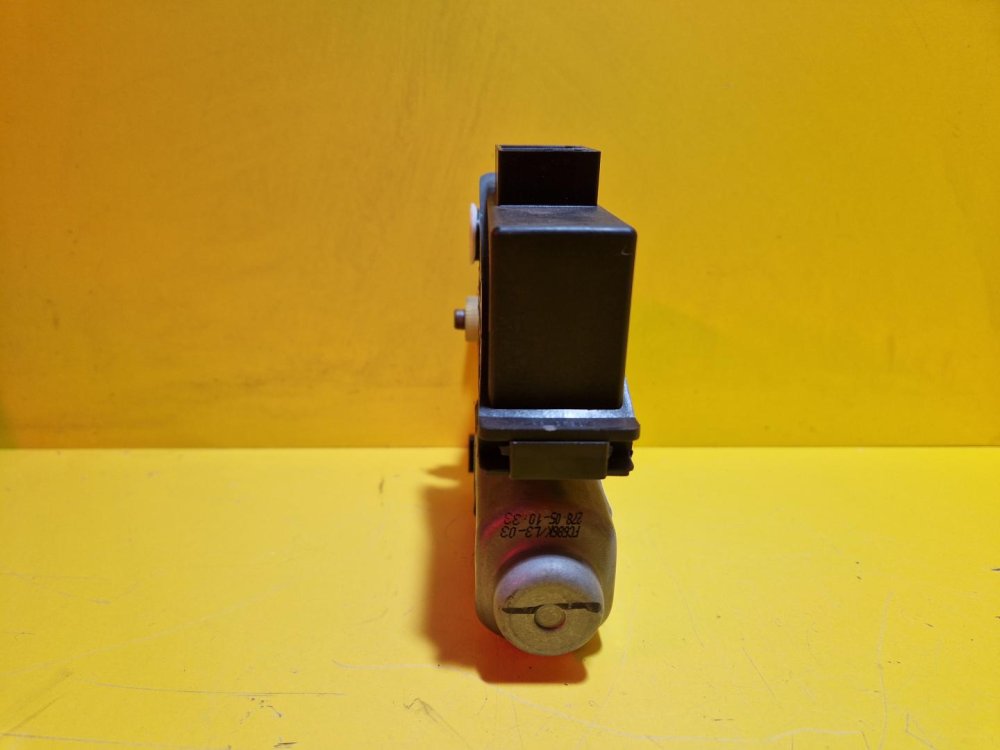 LEVÝ PŘEDNÍ MOTOREK STAHOVAČKY OKNA 6Y1959801 - ŠKODA FABIA I, FABIA II, ROOMSTER / VW POLO IV / SEAT IBIZA III, CORDOBA II - 15937