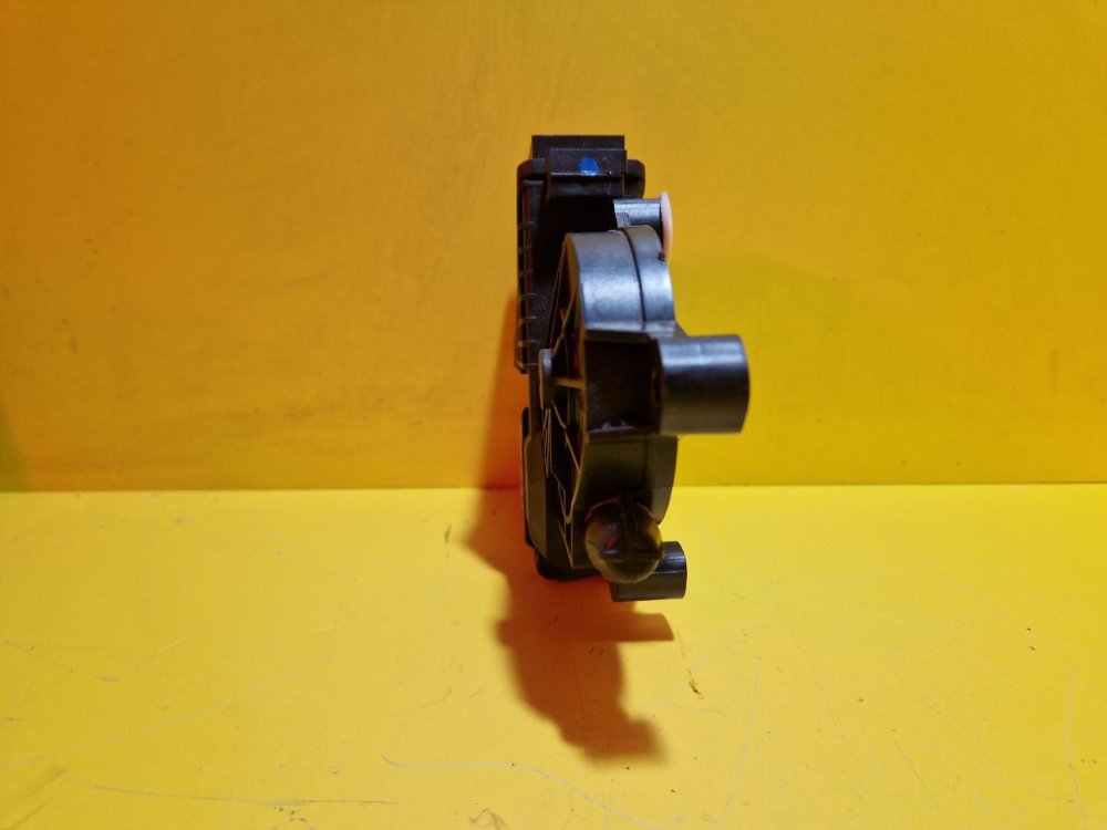 LEVÝ PŘEDNÍ MOTOREK STAHOVAČKY OKNA 6Y1959801 - ŠKODA FABIA I, FABIA II, ROOMSTER / VW POLO IV / SEAT IBIZA III, CORDOBA II - 15937