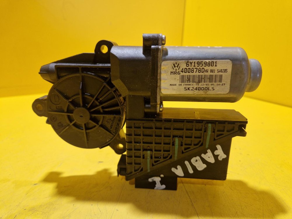 LEVÝ PŘEDNÍ MOTOREK STAHOVAČKY OKNA 6Y1959801 - ŠKODA FABIA I, FABIA II, ROOMSTER / VW POLO IV / SEAT IBIZA III, CORDOBA II - 19448 LEVÝ PŘEDNÍ MOTOREK STAHOVAČKY OKNA 6Y1959801 - ŠKODA FABIA I, FABIA II, ROOMSTER / VW POLO IV / SEAT IBIZA III, CORDOBA II - 19448