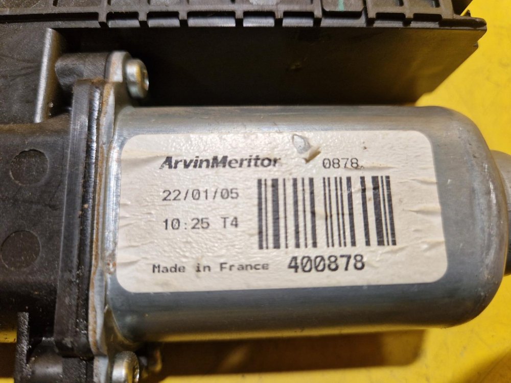 LEVÝ PŘEDNÍ MOTOREK STAHOVAČKY OKNA 6Y1959801 - ŠKODA FABIA I, FABIA II, ROOMSTER / VW POLO IV / SEAT IBIZA III, CORDOBA II - 19448 LEVÝ PŘEDNÍ MOTOREK STAHOVAČKY OKNA 6Y1959801 - ŠKODA FABIA I, FABIA II, ROOMSTER / VW POLO IV / SEAT IBIZA III, CORDOBA II - 19448