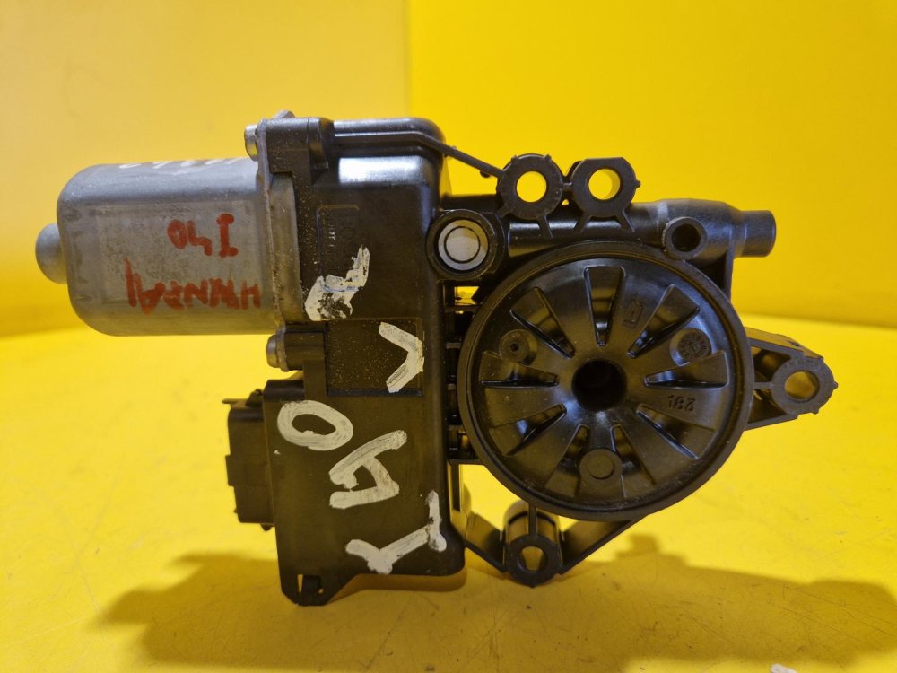 LEVÝ PŘEDNÍ MOTOREK STAHOVAČKY OKNA S JEDNOTKOU 82450-3Z010 HYUNDAI I40 - 18342 LEVÝ PŘEDNÍ MOTOREK STAHOVAČKY OKNA S JEDNOTKOU 82450-3Z010 HYUNDAI I40 - 18342