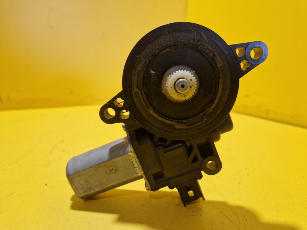 LEVÝ PŘEDNÍ MOTOREK STAHOVAČKY OKNA - MAZDA 6 II GH (2007-2013) - 18345 LEVÝ PŘEDNÍ MOTOREK STAHOVAČKY OKNA - MAZDA 6 II GH (2007-2013) - 18345