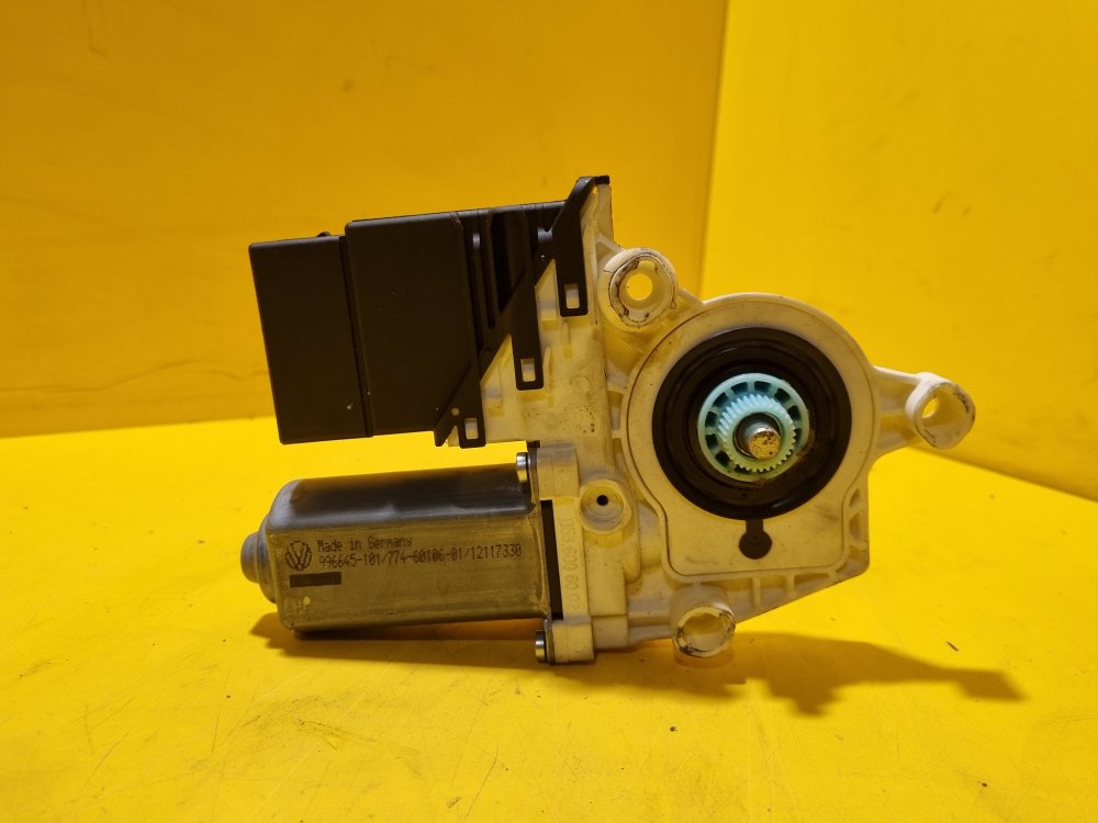 LEVÝ ZADNÍ MOTOREK STAHOVAČKY OKNA 1K0959703J - ŠKODA OCTAVIA II / VW TOURAN, GOLF V... / SEAT ALTEA, TOLEDO III... - 17539 LEVÝ ZADNÍ MOTOREK STAHOVAČKY OKNA 1K0959703J - ŠKODA OCTAVIA II / VW TOURAN, GOLF V... / SEAT ALTEA, TOLEDO III... - 17539