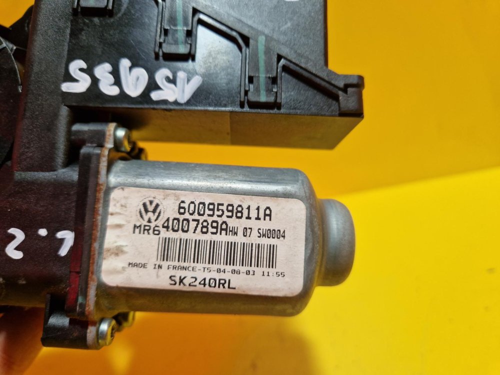 LEVÝ ZADNÍ MOTOREK STAHOVAČKY OKNA 6Q0959811A ŠKODA FABIA I, FABIA II, ROOMSTER / VW POLO IV / SEAT IBIZA III, CORDOBA II - 15648 LEVÝ ZADNÍ MOTOREK STAHOVAČKY OKNA 6Q0959811A ŠKODA FABIA I, FABIA II, ROOMSTER / VW POLO IV / SEAT IBIZA III, CORDOBA II - 15648
