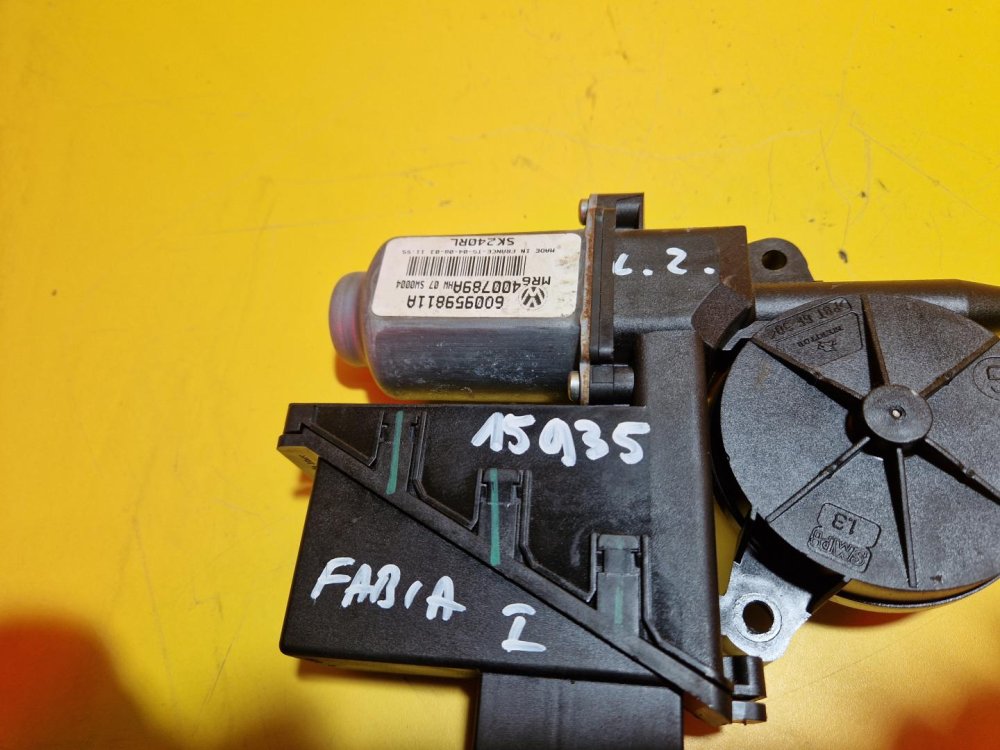 LEVÝ ZADNÍ MOTOREK STAHOVAČKY OKNA 6Q0959811A ŠKODA FABIA I, FABIA II, ROOMSTER / VW POLO IV / SEAT IBIZA III, CORDOBA II - 15648 LEVÝ ZADNÍ MOTOREK STAHOVAČKY OKNA 6Q0959811A ŠKODA FABIA I, FABIA II, ROOMSTER / VW POLO IV / SEAT IBIZA III, CORDOBA II - 15648