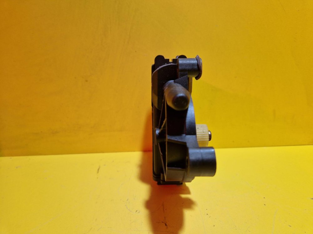 LEVÝ ZADNÍ MOTOREK STAHOVAČKY OKNA 6Q0959811A ŠKODA FABIA I, FABIA II, ROOMSTER / VW POLO IV / SEAT IBIZA III, CORDOBA II - 15648 LEVÝ ZADNÍ MOTOREK STAHOVAČKY OKNA 6Q0959811A ŠKODA FABIA I, FABIA II, ROOMSTER / VW POLO IV / SEAT IBIZA III, CORDOBA II - 15648