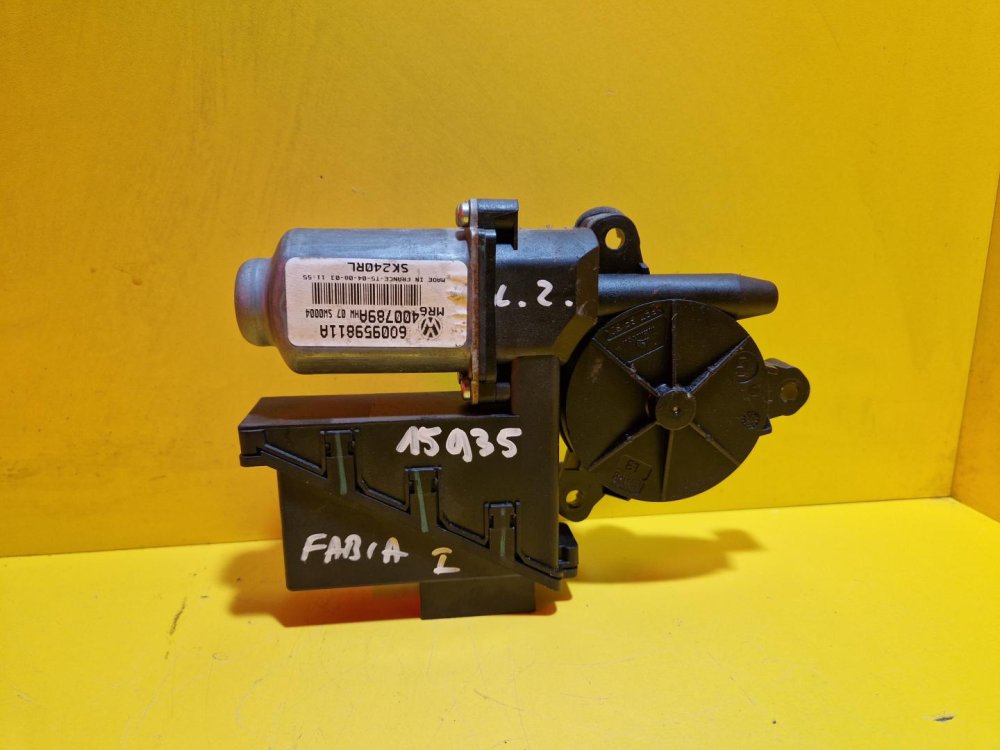 LEVÝ ZADNÍ MOTOREK STAHOVAČKY OKNA 6Q0959811A ŠKODA FABIA I, FABIA II, ROOMSTER / VW POLO IV / SEAT IBIZA III, CORDOBA II - 15648 LEVÝ ZADNÍ MOTOREK STAHOVAČKY OKNA 6Q0959811A ŠKODA FABIA I, FABIA II, ROOMSTER / VW POLO IV / SEAT IBIZA III, CORDOBA II - 15648