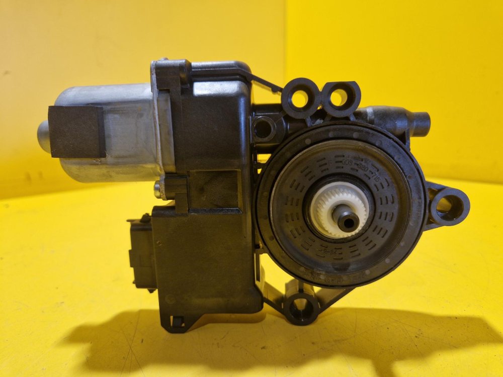 LEVÝ ZADNÍ MOTOREK STAHOVAČKY OKNA S JEDNOTKOU 83450-3Z010 HYUNDAI I40 - 18343 LEVÝ ZADNÍ MOTOREK STAHOVAČKY OKNA S JEDNOTKOU 83450-3Z010 HYUNDAI I40 - 18343