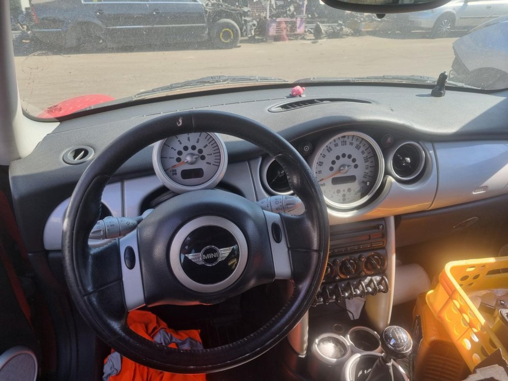 Mini Cooper RC31 1.6 ( W10B16A ) 85kW r.2003 červená na náhradní díly