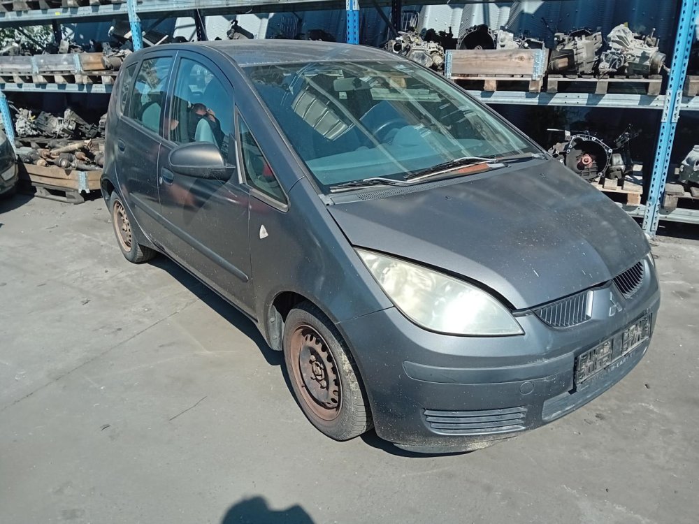Mitsubishi Colt 1.1 ( 134910 ) 55kW r.2005 šedá na náhradní díly