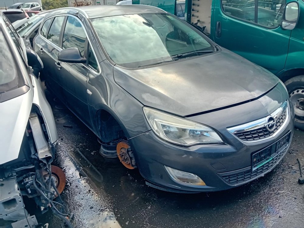 Opel Astra J 1.3 DT ( A13DTE ) 70kW r.2011 šedá Z177 na náhradní díly