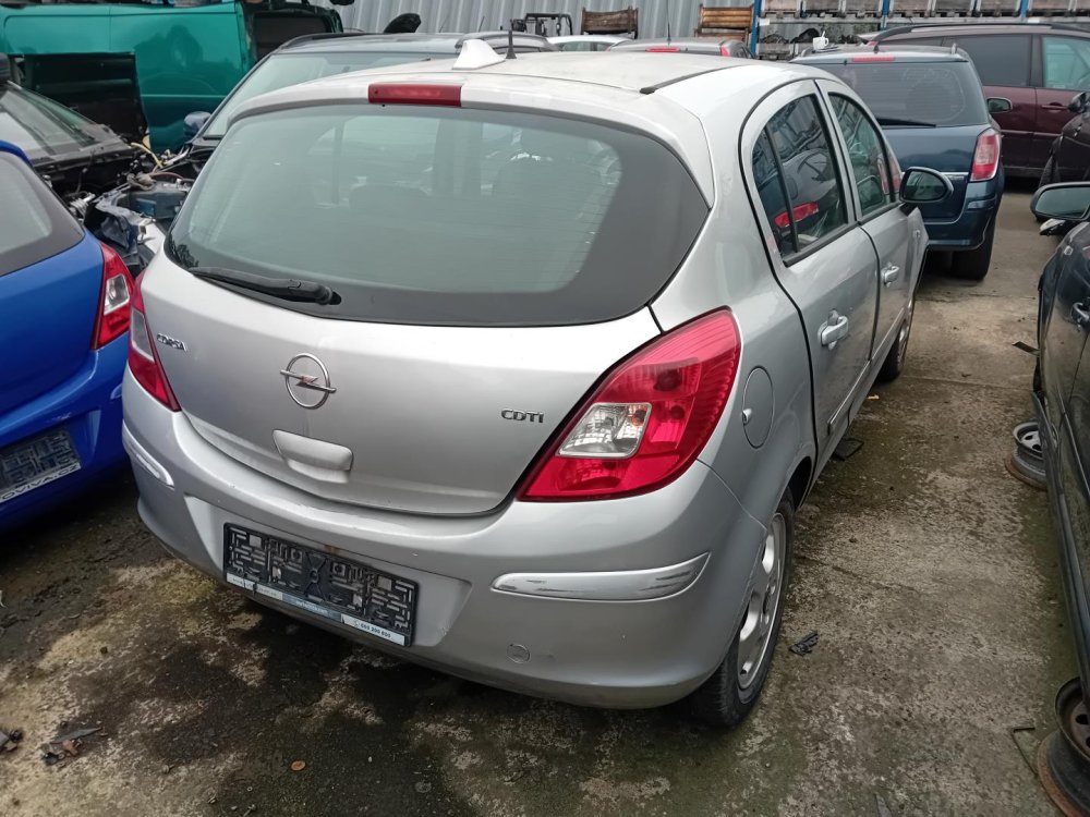 Opel Corsa D 1.3 ( Z13DTJ ) 55kW r.2007 stříbrná Z157 na náhradní díly